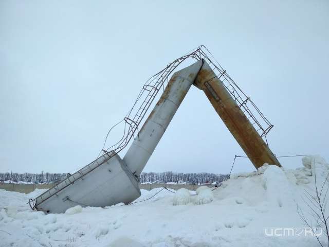 Специалисты назвали причины обрушения водонапорной башни под Орлом Специалисты назвали причины обрушения водонапорной башни под Орлом