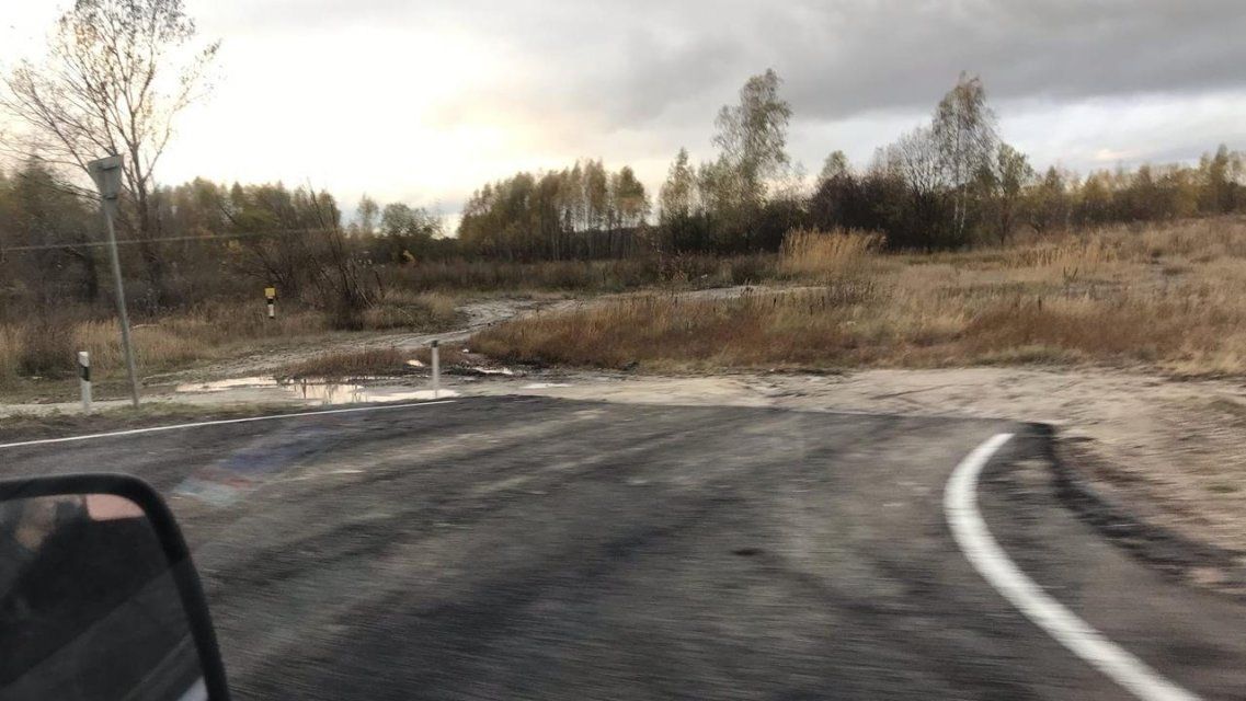 Вместо обустроенной трассы — съезд в поле: жителей Ново-Образцово снова порадовали дорожники