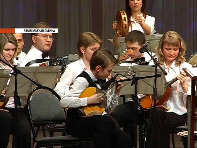 Талантливый домрист Талантливый домрист