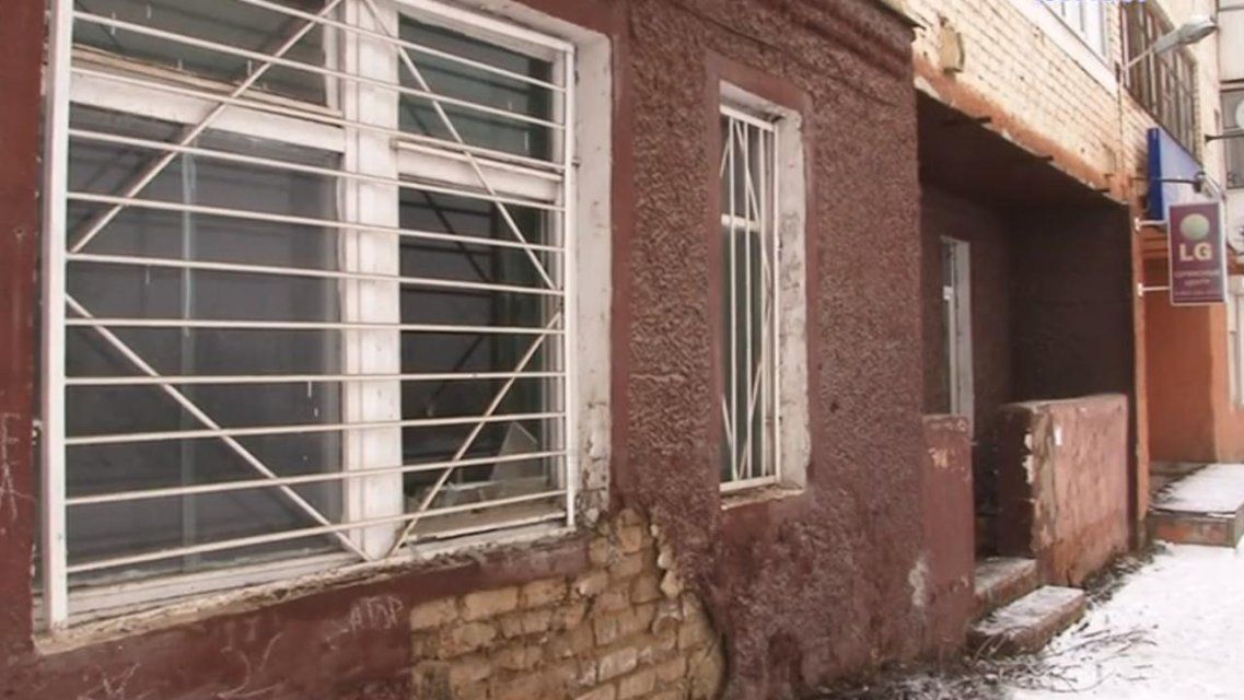 После сюжета «Истоков» орловскую пятиэтажку избавят от бомжей 