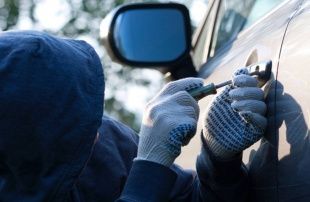 Сотрудники ГИБДД раскрыли угон автомобиля по горячим следам