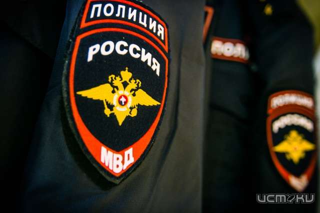 Амчанин заплатит штраф за порванную форму полицейского Амчанин заплатит штраф за порванную форму полицейского