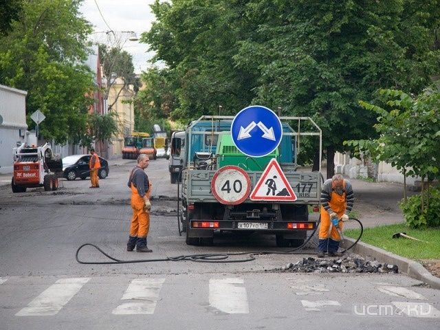 Вниманию водителей! Идут ремонтные работы! Вниманию водителей! Идут ремонтные работы!