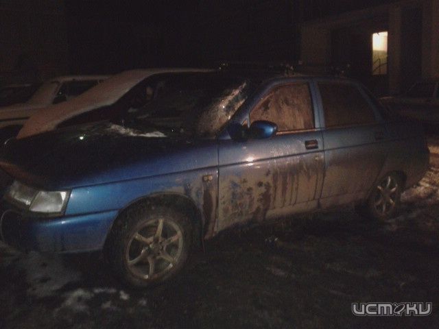 Сегодня ночью во Мценске горел автомобиль Сегодня ночью во Мценске горел автомобиль