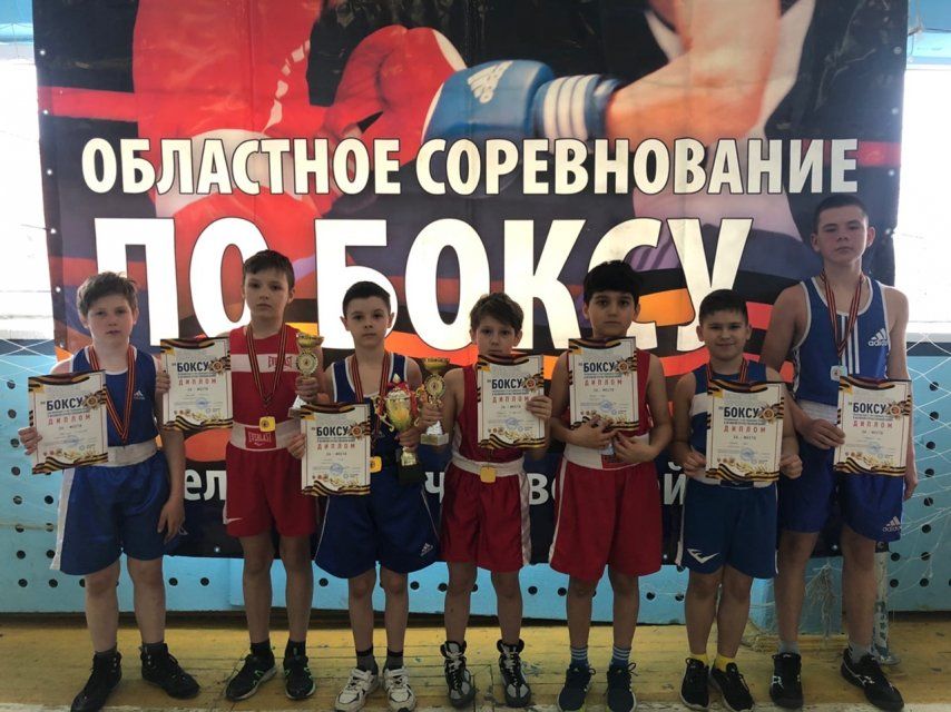 Юные воспитанники мастера спорта России по боксу Назима Байрамова стали победителями и призерами соревнований в Богородицке