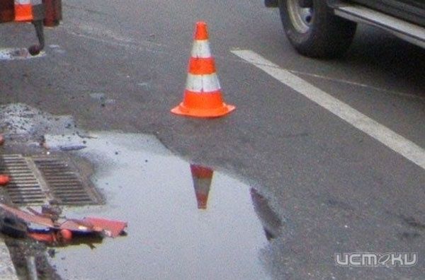 В Покровском районе автомобилист сбил дорожника В Покровском районе автомобилист сбил дорожника
