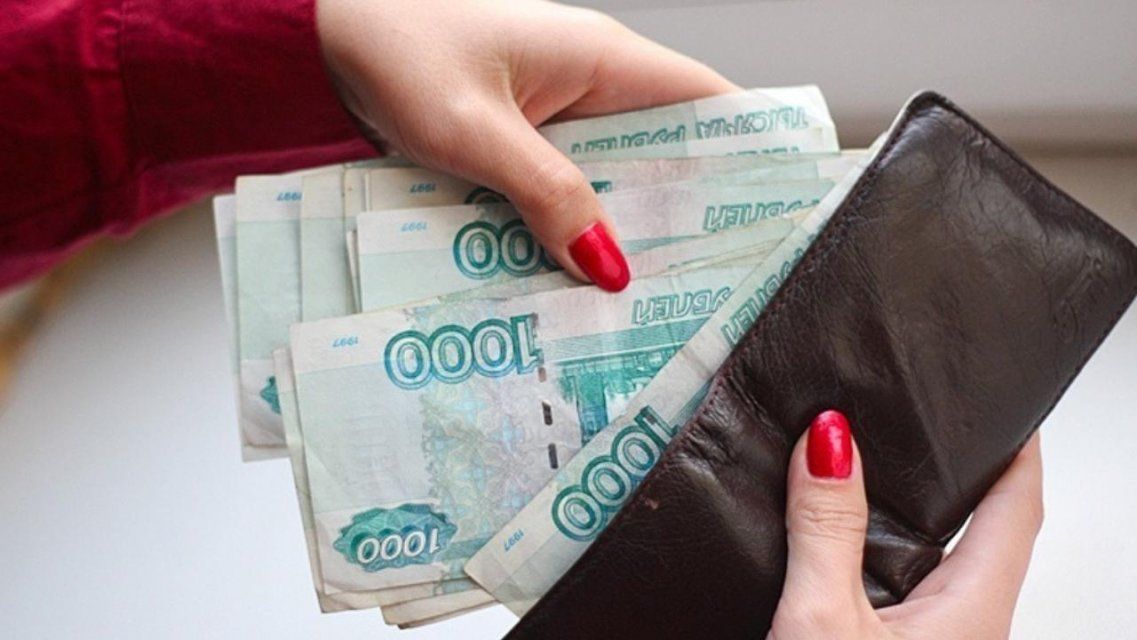 На Орловщине полицейский обманом выманил у женщины деньги