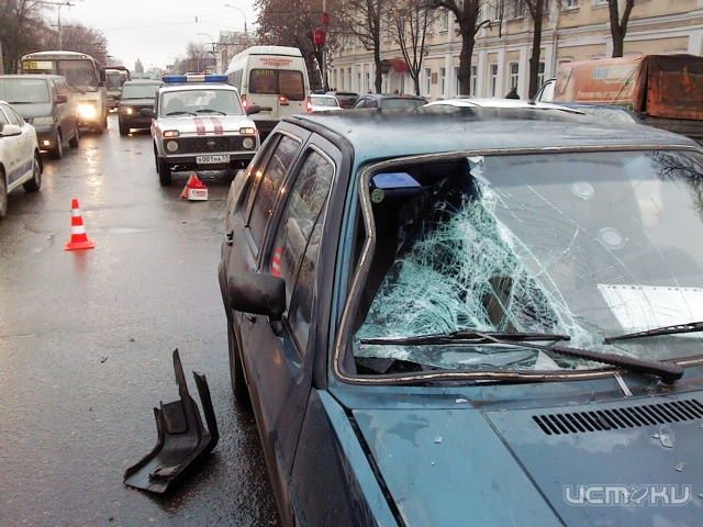 В Орле полицейский сбил пешехода В Орле полицейский сбил пешехода
