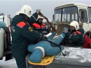 Орловские спасатели отработали действия по ликвидации крупной дорожной аварии