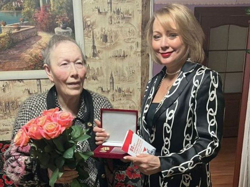 Орловчанка Лариса Костенко награждена медалью «80 лет освобождения Севастополя от немецко-фашистских захватчиков»