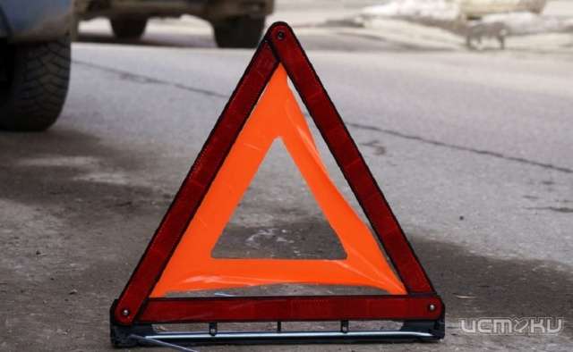 В Орле бабушка пострадала при столкновении двух автомобилей В Орле бабушка пострадала при столкновении двух автомобилей