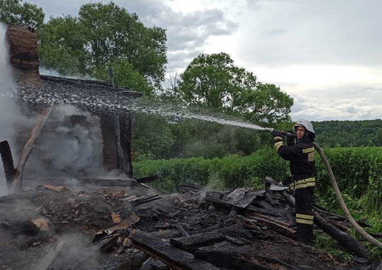 В Орловской области сгорел дом