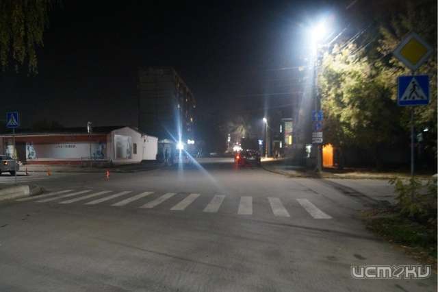 В Орле пешеход попал в больницу, угодив под колеса «Рено» на зебре В Орле пешеход попал в больницу, угодив под колеса «Рено» на зебре