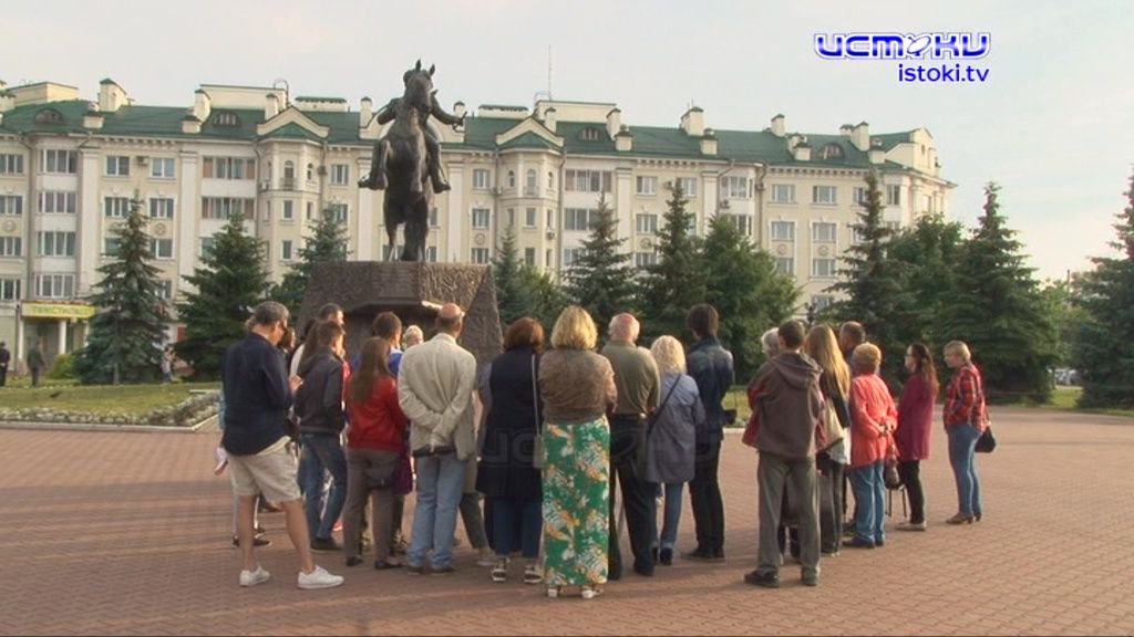 Страсти вокруг сквера Ермолова: орловские общественники устроили экскурсию, а мы вспомнили историю этого места