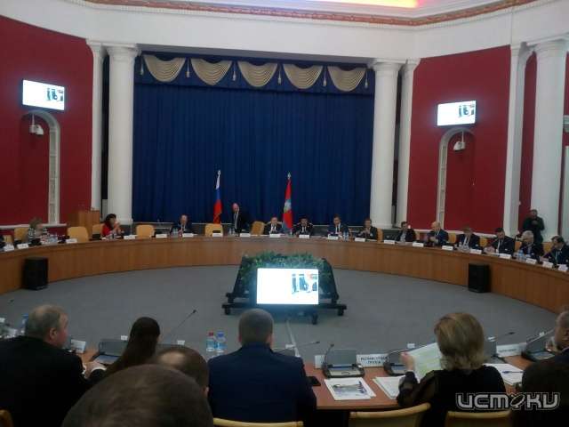 Орловские депутаты отказались обсуждать вопрос хищений в энергокомпаниях Орловские депутаты отказались обсуждать вопрос хищений в энергокомпаниях