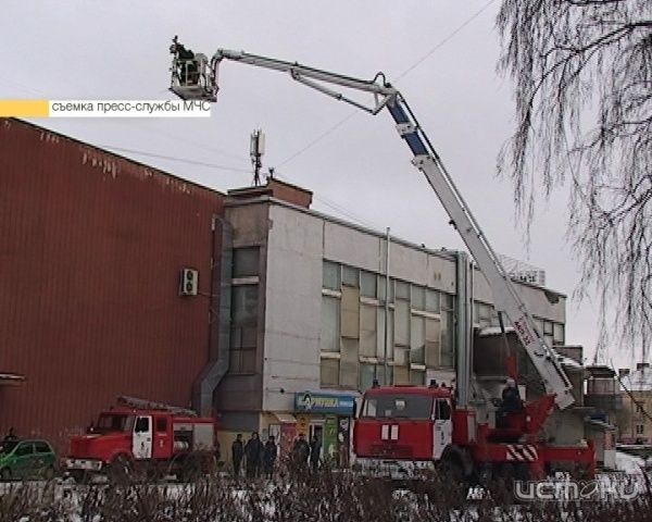 Орловские спасатели отработали свои навыки в кинотеатре Орловские спасатели отработали свои навыки в кинотеатре