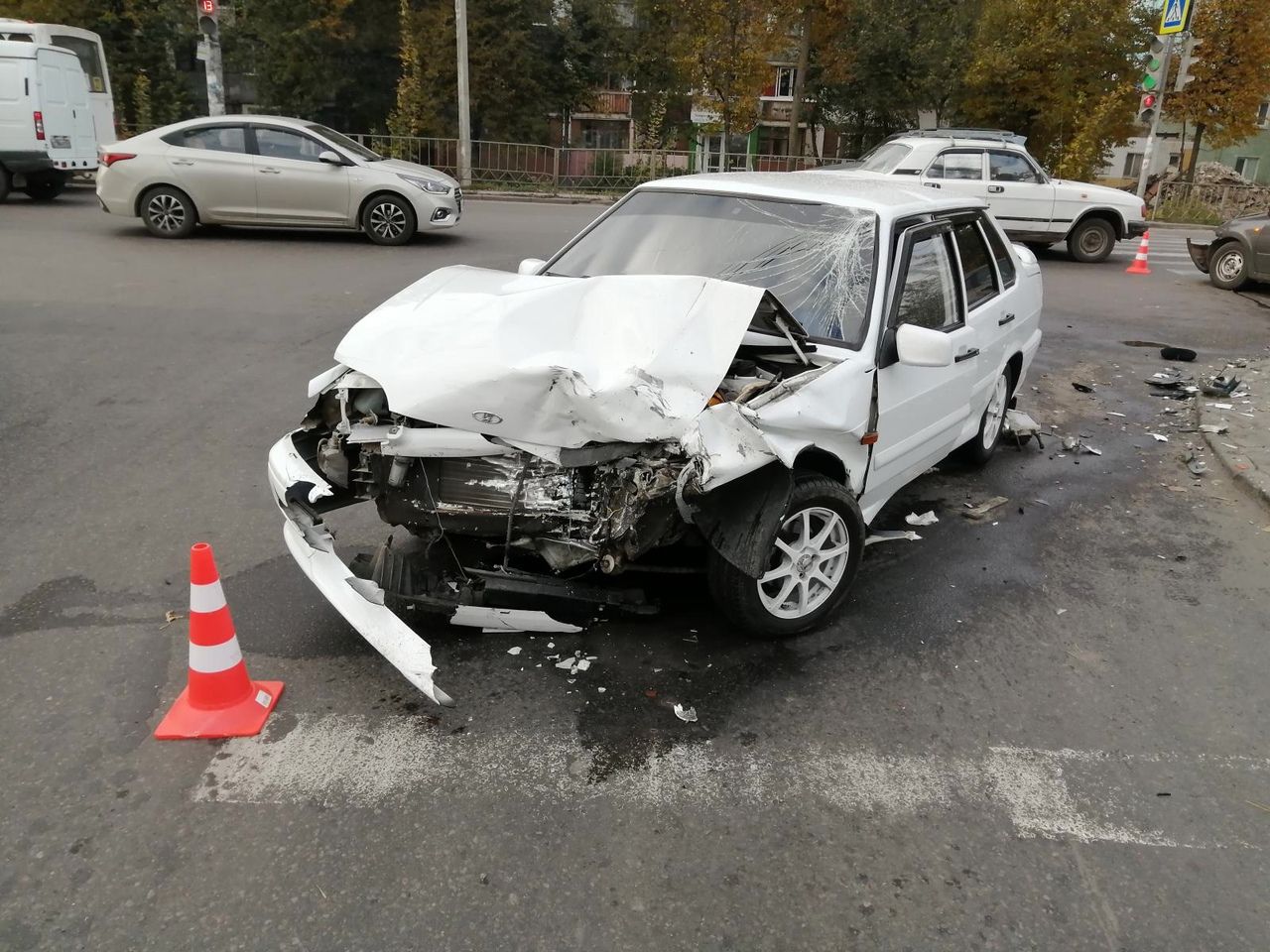 На Наугорке пенсионер на «Ладе» устроил ДТП с пострадавшим | 07.10.2021 |  Орел - БезФормата