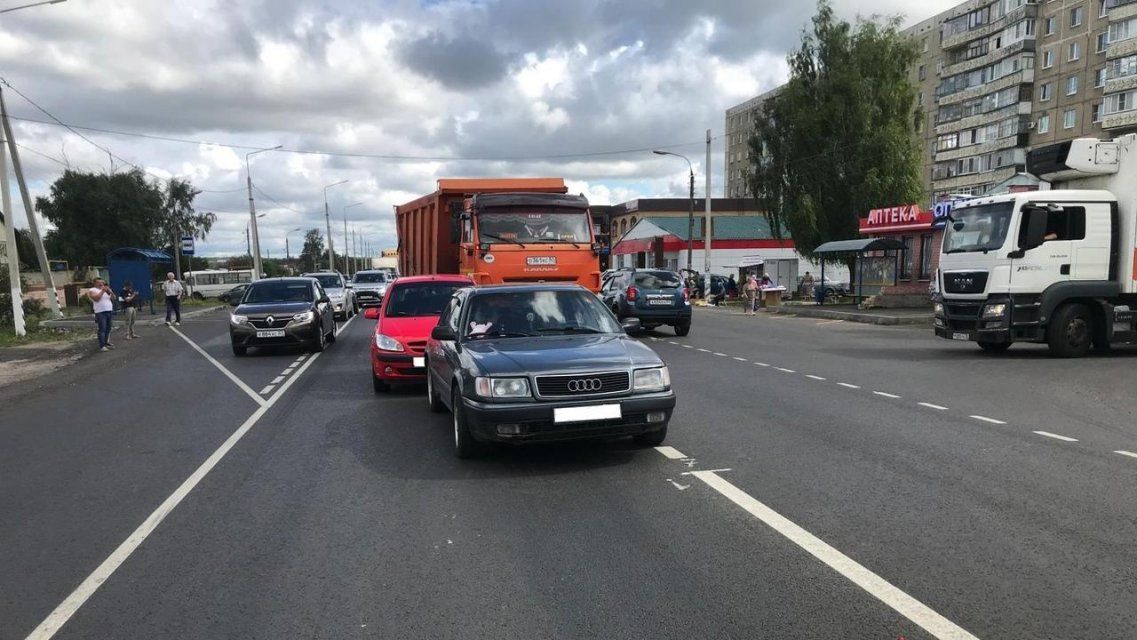 Тройное ДТП в Знаменке: КамАЗ не поделил дорогу с попутными легковушками