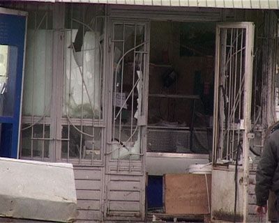Взрыв возле ларька Взрыв возле ларька