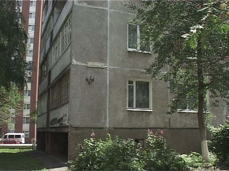Ребенок выпал из окна Ребенок выпал из окна