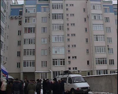 Сегодня новоселье отпраздновали жители двух новостроек Железнодорожного и Советского районов. Сегодня новоселье отпраздновали жители двух новостроек Железнодорожного и Советского районов.