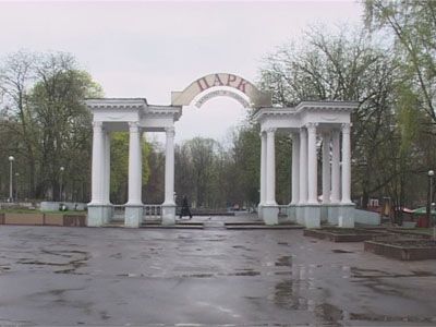 В городском саду сидели... В городском саду сидели...