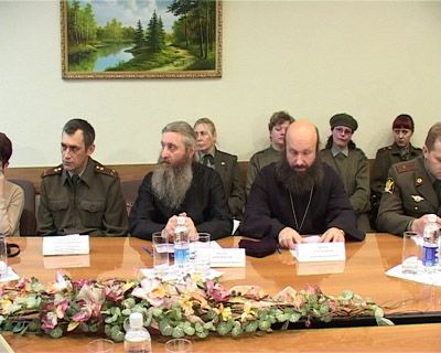 Тюрьма и церковь Тюрьма и церковь