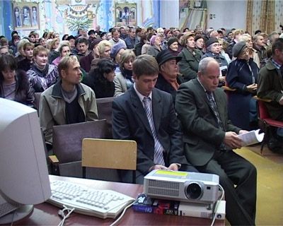 Жители жалуются депутатам Жители жалуются депутатам