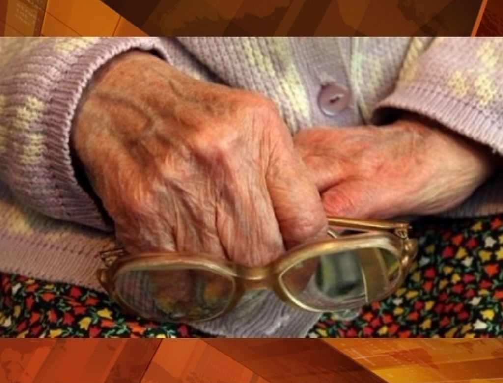 бабушка, 98 лет