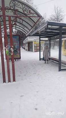 Орловчанин удивлен странной логикой размещения остановочных павильонов в Орле Орловчанин удивлен странной логикой размещения остановочных павильонов в Орле