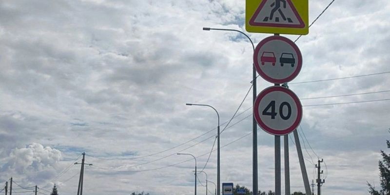 дорожные знаки организатор перевозок остановка Автобусные маршруты в Плещеево продлены, установлены знаки ограничения скорости