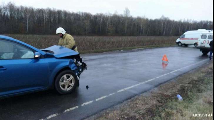 Под Верховьем произошло ДТП. Есть пострадавшие  Под Верховьем произошло ДТП. Есть пострадавшие