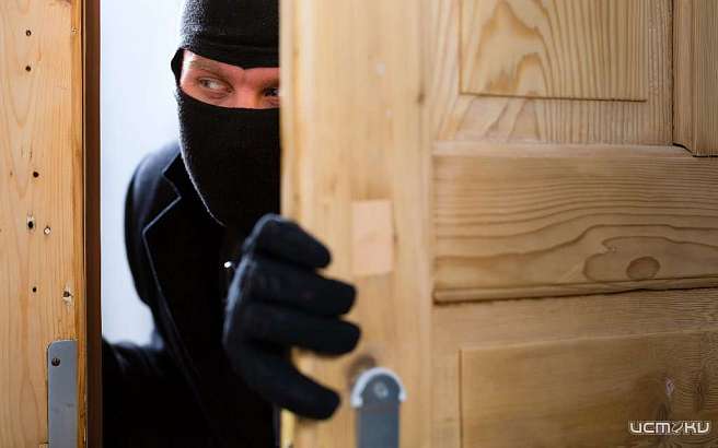 В Орле домушнику не пришлось вскрывать дверь из-за забывчивости хозяев В Орле домушнику не пришлось вскрывать дверь из-за забывчивости хозяев