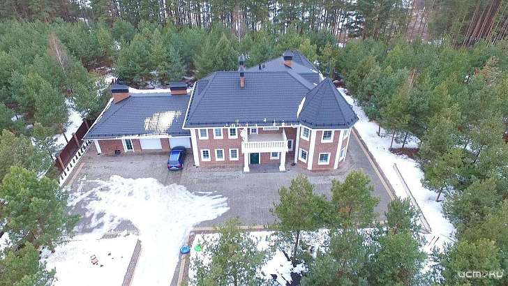 Орловчанка поделилась яркими фото, демонстрирующими социальное неравенство Орловчанка поделилась яркими фото, демонстрирующими социальное неравенство