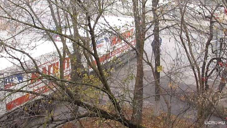 Орловчане жалуются на разгрузку фур сетевых супермаркетов  Орловчане жалуются на разгрузку фур сетевых супермаркетов