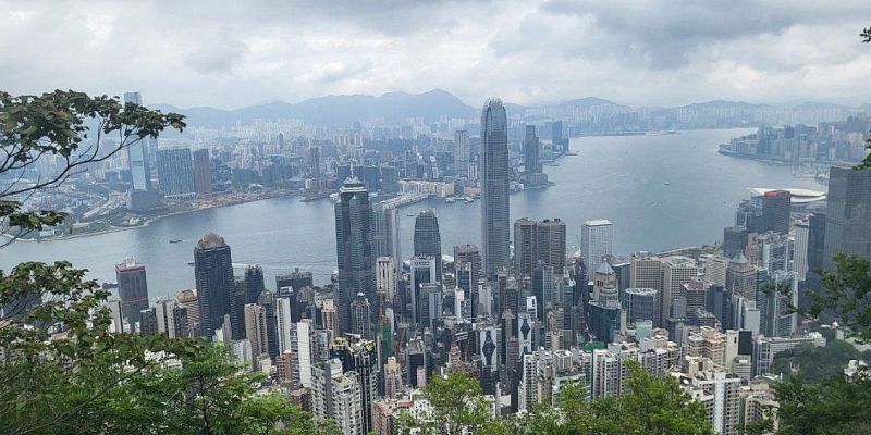 Безлимитные тарифы Мегафон туризм Майские-2025: заграницу выбрало на 42% больше орловцев