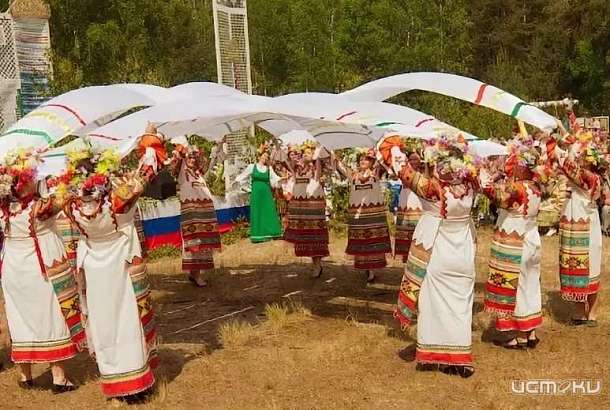 На «Троицких хороводах» в Орловской области соберутся народные мастера со всей страны На «Троицких хороводах» в Орловской области соберутся народные мастера со всей страны