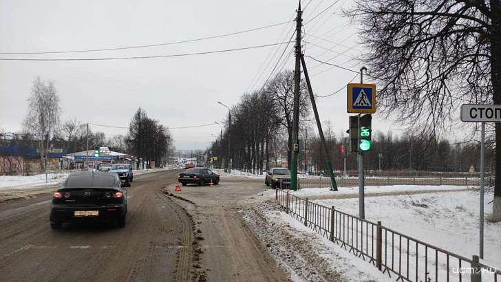 Двое детей пострадали в ДТП на перекрестке во Мценске Двое детей пострадали в ДТП на перекрестке во Мценске