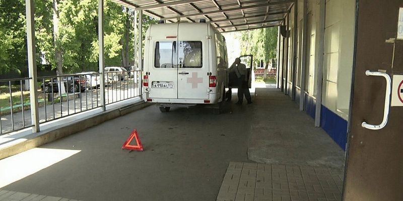 скорая помощь пешеход дтп В Ливнах автомобиль скорой помощи сбил пенсионерку у входа в больницу