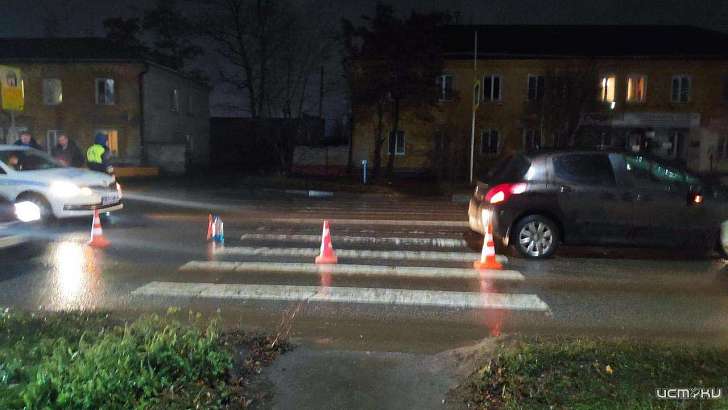 В Орле водитель «Пежо» не пропустил женщину на пешеходном переходе В Орле водитель «Пежо» не пропустил женщину на пешеходном переходе