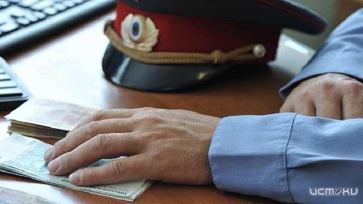 В Орле экс-полицейский пойдет под суд за помощь организатору игорного бизнеса В Орле экс-полицейский пойдет под суд за помощь организатору игорного бизнеса