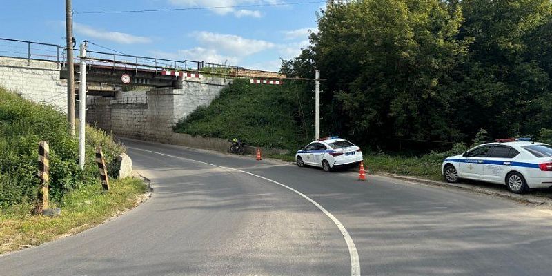 авария в Орле 15-летняя орловчанка попала в больницу после неудачной поездки на питбайке