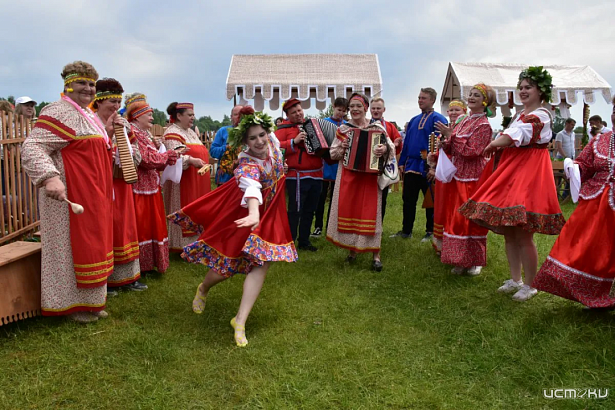 В Орловской области могут отменить Троицкие хороводы  В Орловской области могут отменить Троицкие хороводы
