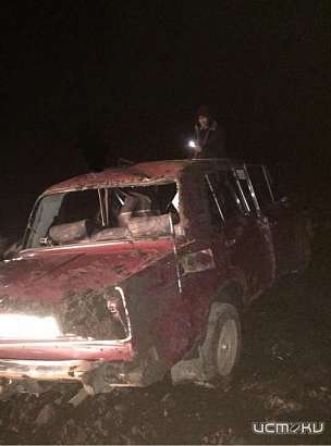 На трассе «Орел-Тамбов» опрокинулась «шестерка». Двое пострадали На трассе «Орел-Тамбов» опрокинулась «шестерка». Двое пострадали