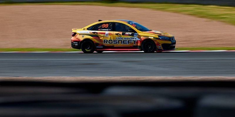 Орловские автогонщики вернулись домой из Питера с тремя наградами Орловские автогонщики вернулись домой из Питера с тремя наградами