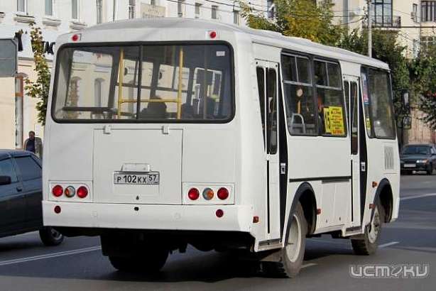 В Орле женщина получила тяжелые травмы при падении в маршрутке В Орле женщина получила тяжелые травмы при падении в маршрутке