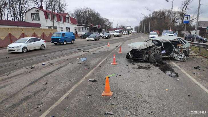 Не удалось спасти: страшное ДТП в Орле унесло жизнь 22-летнего парня Не удалось спасти: страшное ДТП в Орле унесло жизнь 22-летнего парня