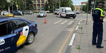 Выехал на запрещающий сигнал: в Орле автомобиль «скорой помощи» попал в ДТП Выехал на запрещающий сигнал: в Орле автомобиль «скорой помощи» попал в ДТП