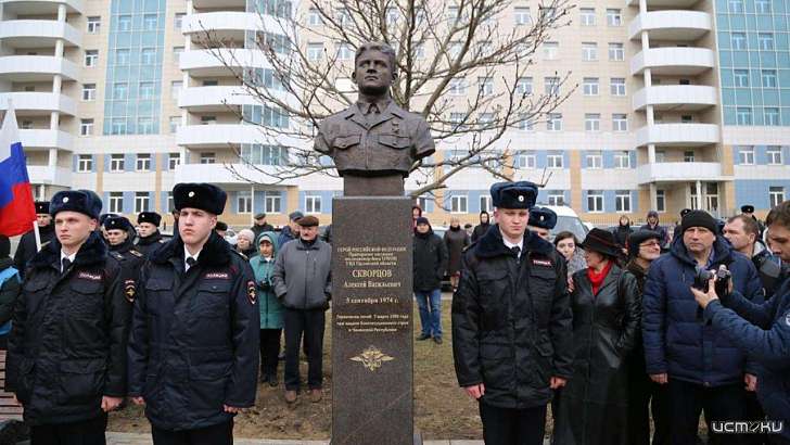 На Орловщине родители погибших Героев России будут получать по 5000 рублей На Орловщине родители погибших Героев России будут получать по 5000 рублей