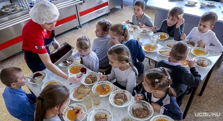 В Орловской области ученики младших классов обеспечены горячим питанием В Орловской области ученики младших классов обеспечены горячим питанием